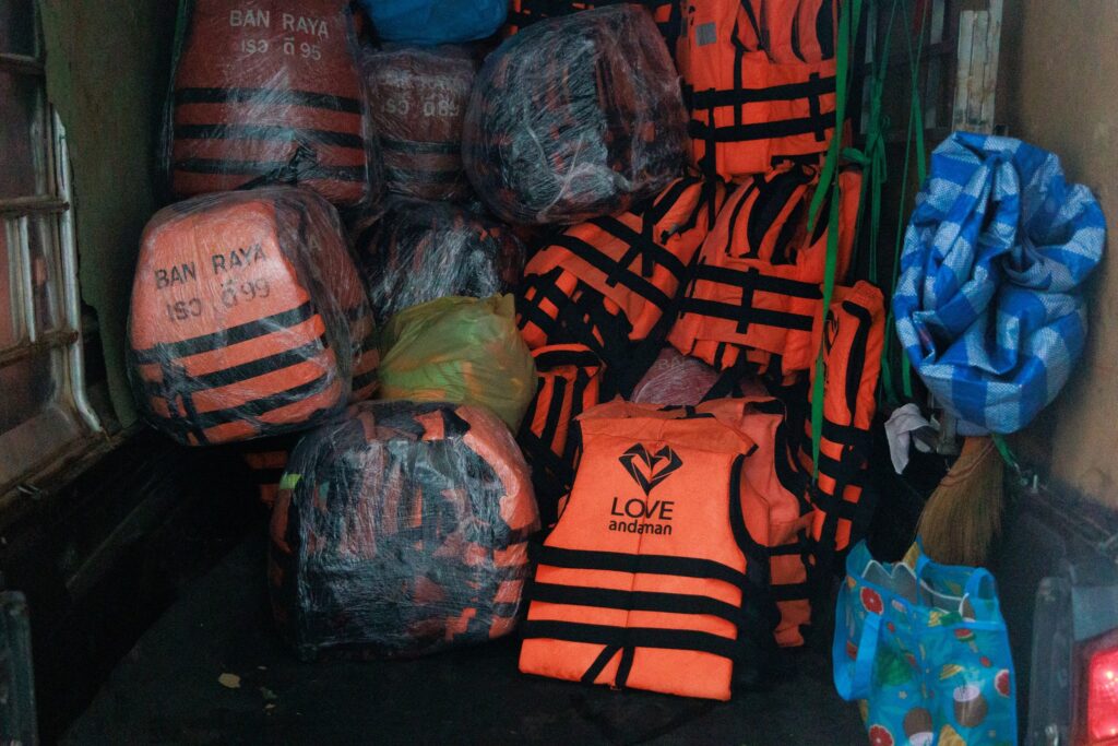 life-jacket-love-andaman-hatyai