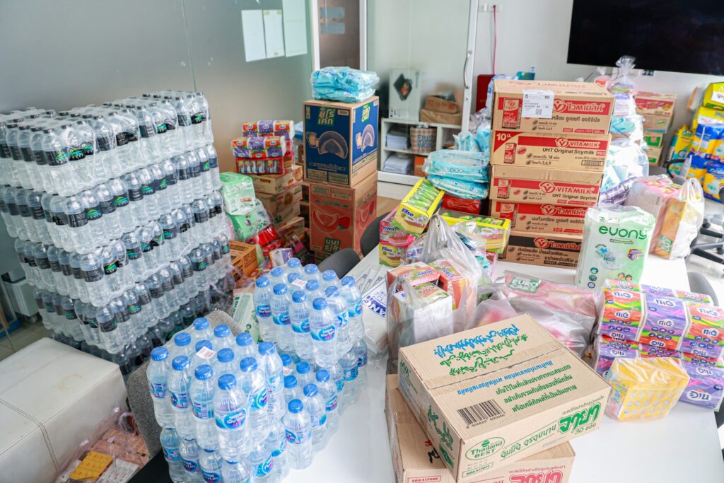 donation-hatyai-southern-thailand-flood-love-andaman